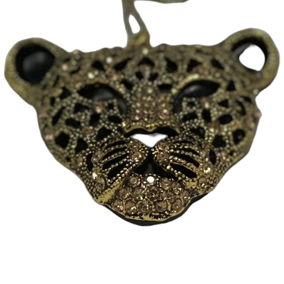 Cheetah head pendant necklace black details with gold rhinestones on gold chain - Picture 7 of 11